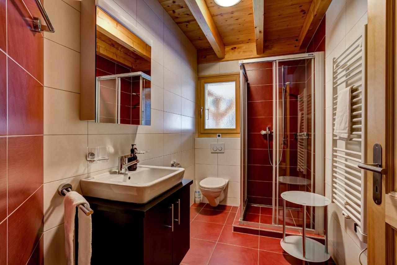 Chalet Flocon De Neige - Jacuzzi - Sauna La Tzoumaz Exterior photo